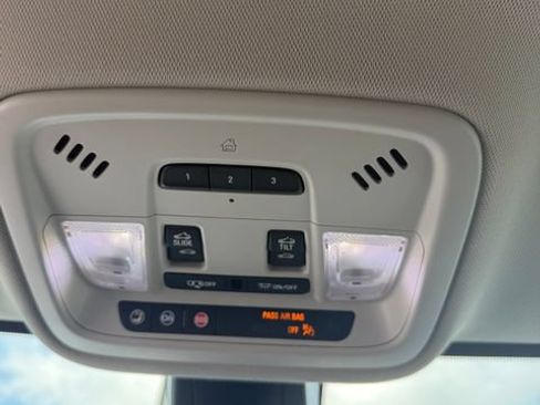 Used 2021 Chevrolet Traverse High Country w/ LPO, Floor Liner Package FWD image 21