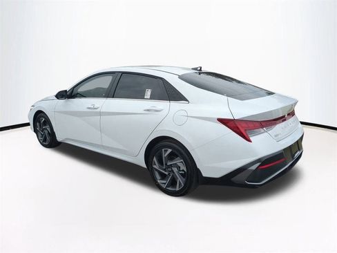 New 2026 Hyundai Elantra Limited image 7