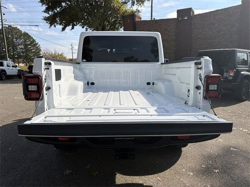 New 2026 Jeep Gladiator Rubicon w/ Steel Bumper Group image 18