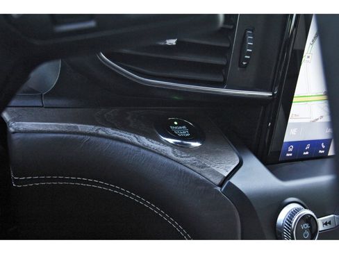 Used 2020 Ford Explorer Platinum w/ Premium Technology Package image 23