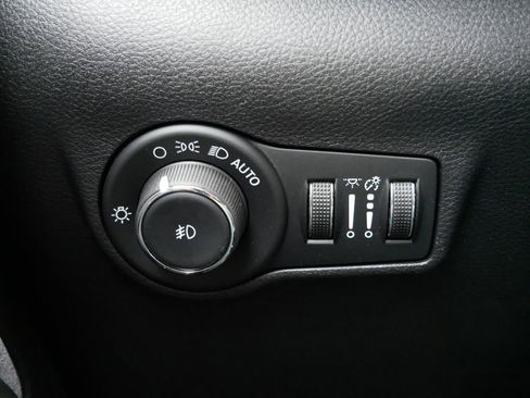 Used 2022 Jeep Compass Latitude AWD/4WD image 16