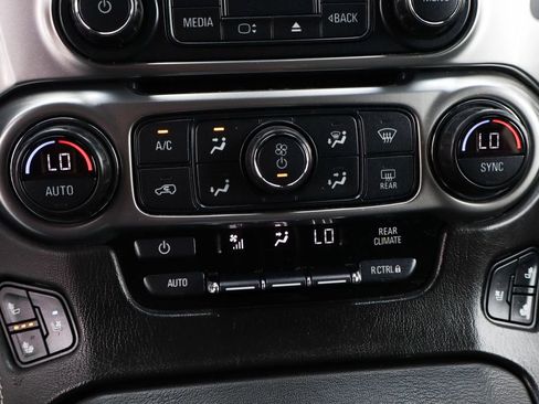 Used 2019 Chevrolet Suburban Premier RWD image 44