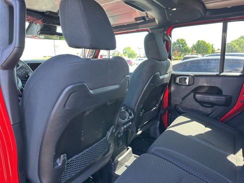 Used 2025 Jeep Wrangler Unlimited Rubicon 4xe w/ Safety Group AWD/4WD image 7