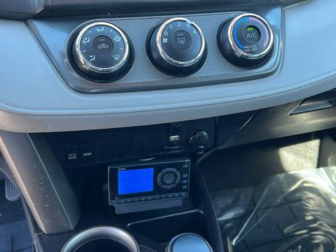 Used 2015 Toyota RAV4 LE AWD/4WD image 14