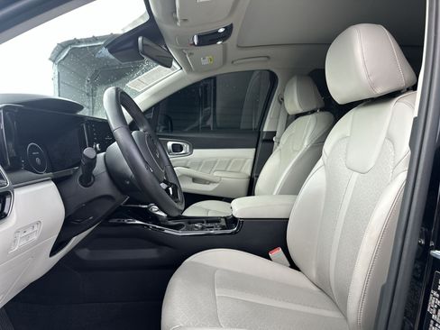 Certified 2023 Kia Sorento SX FWD image 13