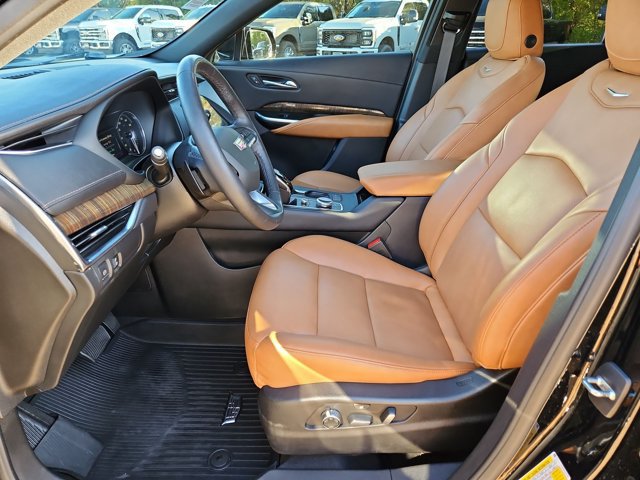 Used 2021 Cadillac XT4 Premium Luxury FWD image 16