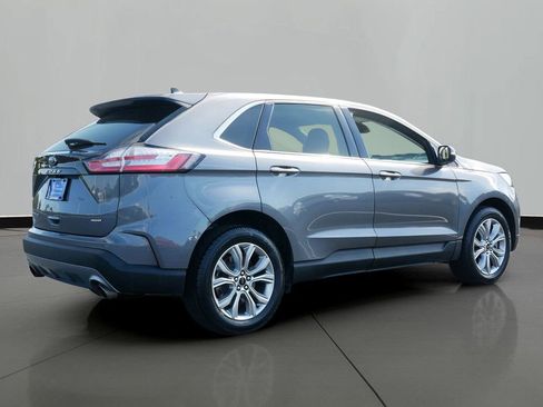 Certified 2024 Ford Edge Titanium image 3