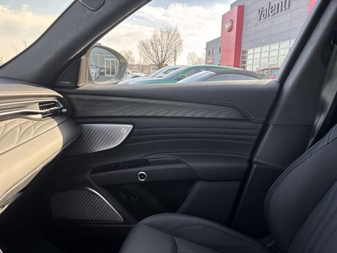 New 2025 Maserati Grecale Modena image 25