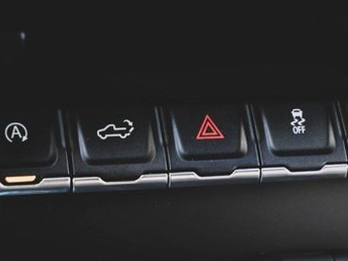 Used 2019 GMC Sierra 1500 SLT w/ SLT Premium Plus Package image 13