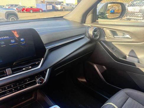 Used 2025 Chevrolet Equinox LT image 35