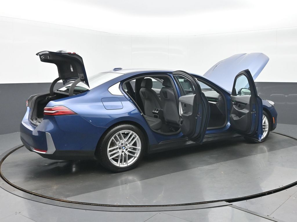 Used 2024 BMW 530i xDrive w/ Premium Package AWD/4WD image 38