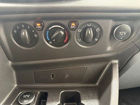 Used 2019 Ford Transit 350 XLT image 30