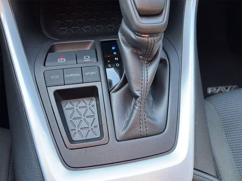 Used 2023 Toyota RAV4 LE image 21