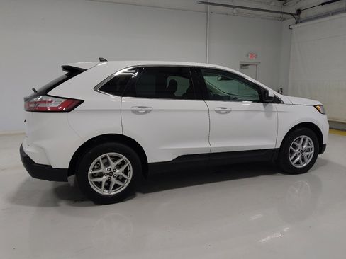 Used 2024 Ford Edge SEL image 10