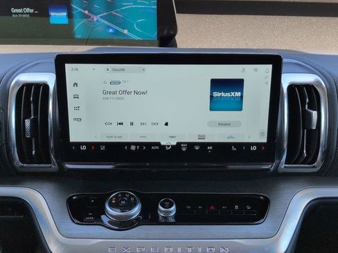 Used 2025 Ford Expedition Platinum AWD/4WD image 19