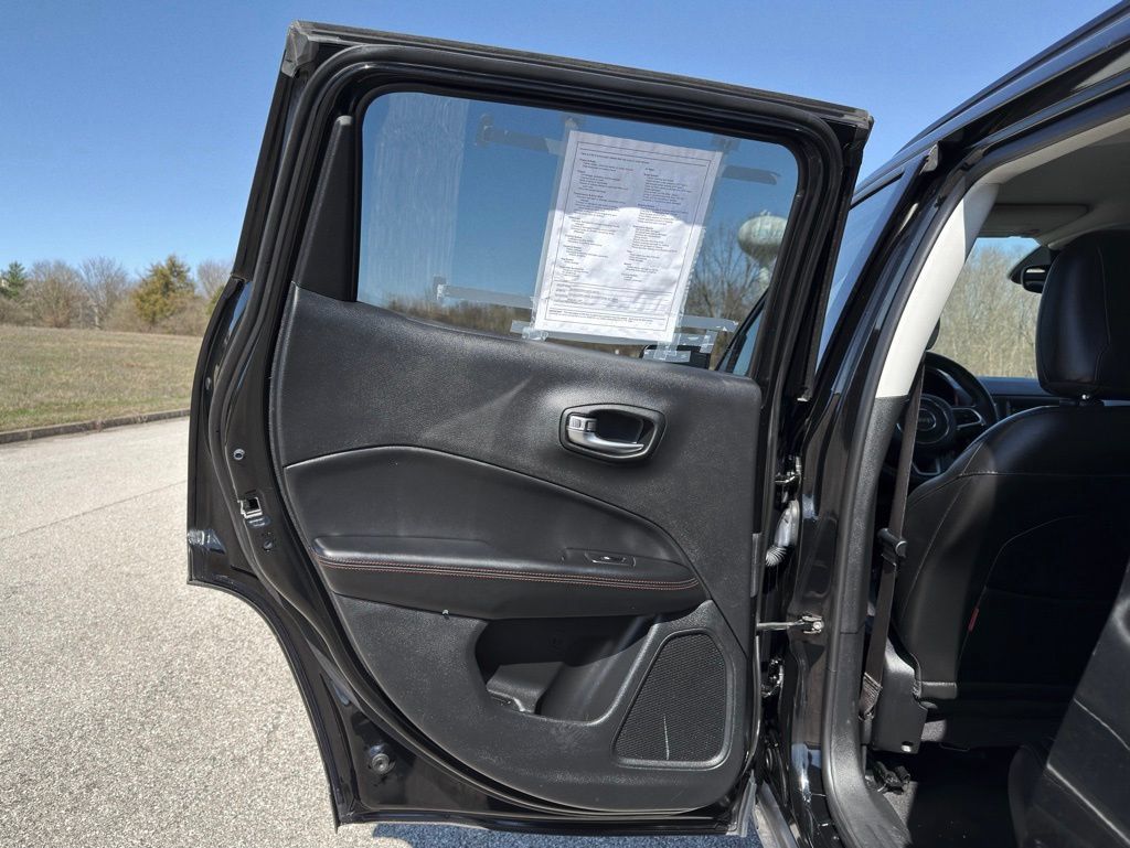 Used 2019 Jeep Compass Trailhawk AWD/4WD image 19