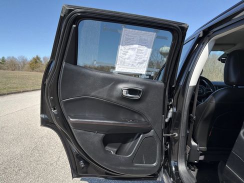 Used 2019 Jeep Compass Trailhawk AWD/4WD image 19