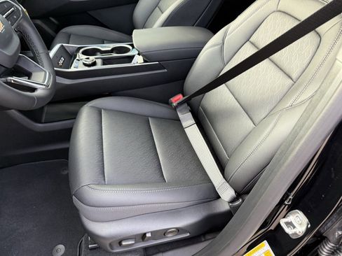 New 2026 Chevrolet Equinox LT w/ Convenience Package II image 21