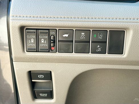 Used 2019 Honda Odyssey EX-L image 17