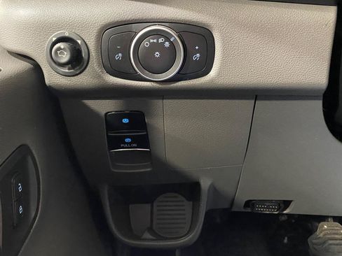 Used 2022 Ford Transit 250 Low Roof AWD image 15