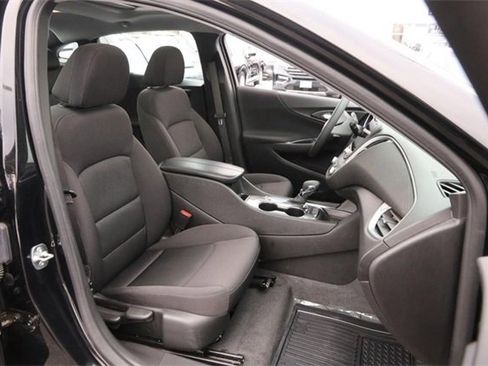 Used 2024 Chevrolet Malibu LT image 25