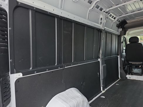 Used 2025 RAM ProMaster 2500 w/ Convenience Group FWD image 15