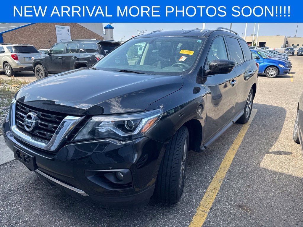 Used 2018 Nissan Pathfinder SV AWD/4WD image 3