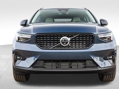 New 2026 Volvo XC40 B5 Plus w/ Protection Package Premier