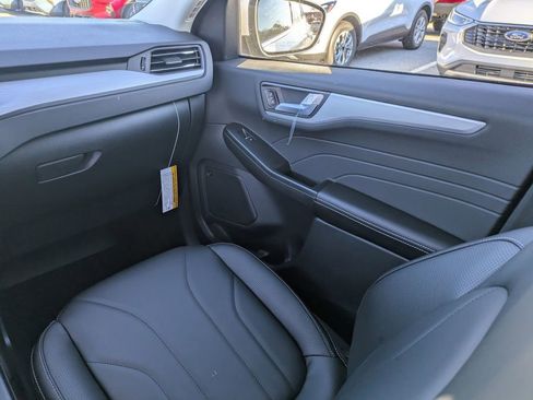 New 2026 Ford Escape SE w/ PHEV Premium Package image 19