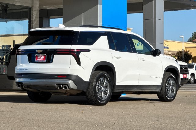 Used 2025 Chevrolet Traverse LT AWD/4WD image 5
