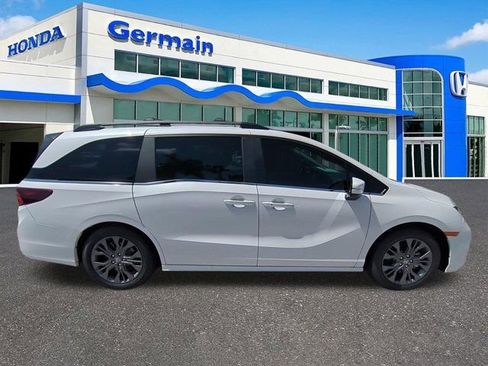 New 2026 Honda Odyssey Touring image 2