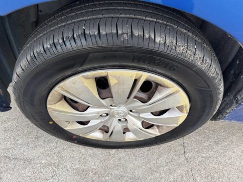 Used 2013 Toyota Yaris LE image 26