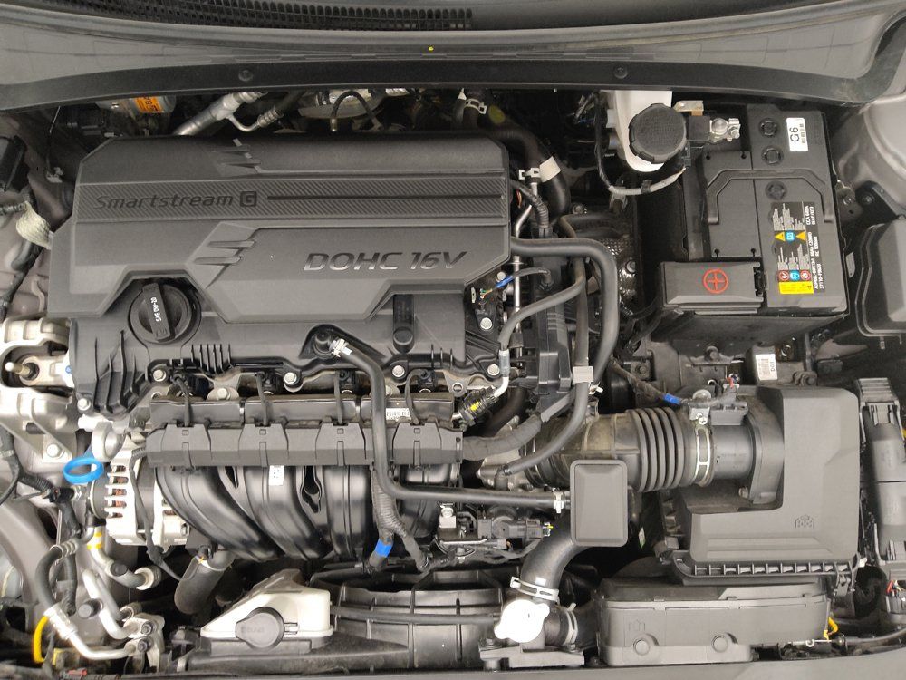 Used 2025 Hyundai Elantra SEL FWD image 30