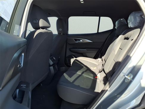 New 2026 Chevrolet Equinox EV LT w/ LPO, All-Weather Mat Package image 9