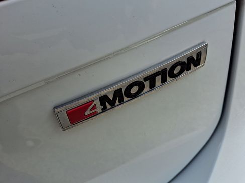 Used 2019 Volkswagen Tiguan SE w/ Panoramic Sunroof Package AWD/4WD image 24