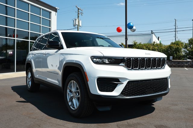 New 2026 Jeep Grand Cherokee Laredo RWD image 3