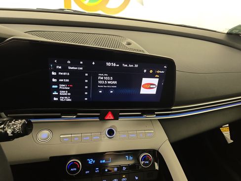 Used 2025 Hyundai Elantra Limited FWD image 19
