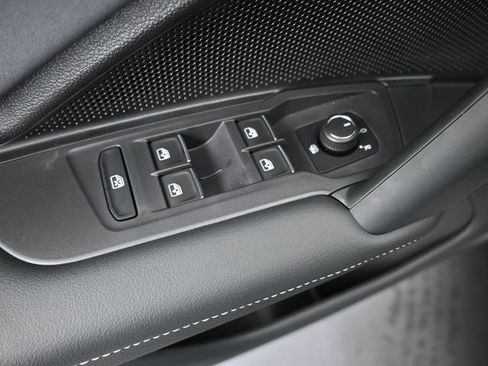 New 2026 Volkswagen Tiguan SE R-Line image 6