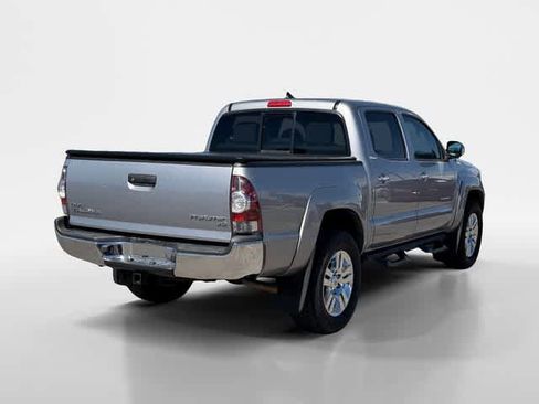 Used 2015 Toyota Tacoma PreRunner w/ Limited Package RWD image 5