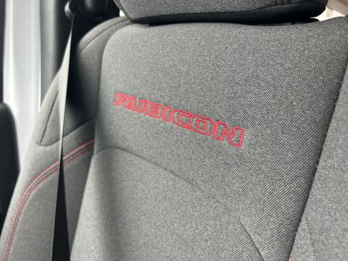 Used 2024 Jeep Wrangler Rubicon image 42