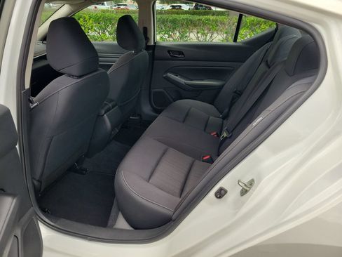 Used 2025 Nissan Altima 2.5 SV FWD image 9
