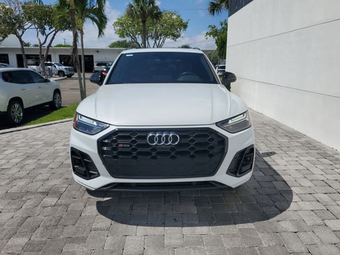Used 2022 Audi SQ5 Premium Plus w/ Premium Plus Package AWD/4WD image 2