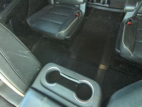 Used 2021 Chevrolet Suburban Premier w/ Premium Package AWD/4WD image 23