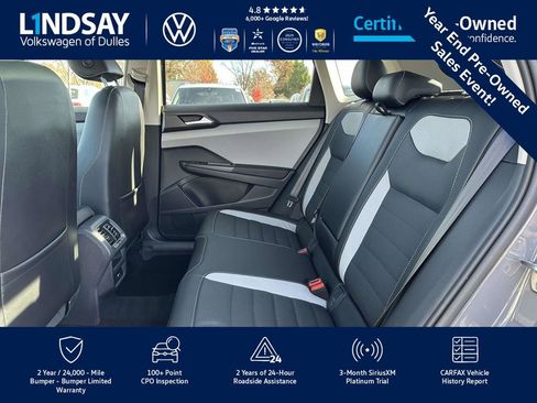 Certified 2022 Volkswagen Taos SEL w/ Panoramic Sunroof Package image 13