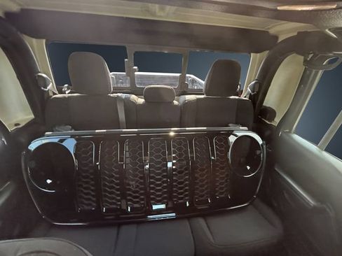 Used 2021 Jeep Gladiator Sport AWD/4WD image 13