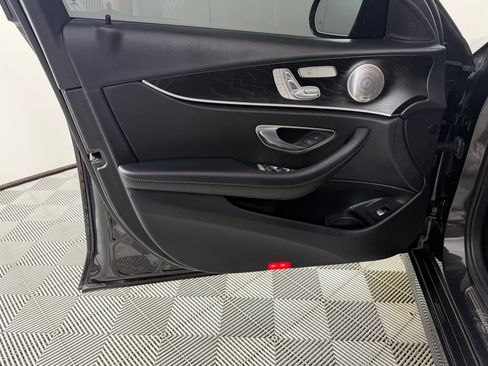 Used 2022 Mercedes-Benz E 350 4MATIC Sedan image 8