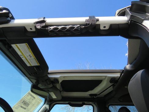 New 2023 Jeep Wrangler Rubicon w/ Steel Bumper Group image 18