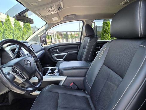 Used 2018 Nissan Titan PRO-4X image 10