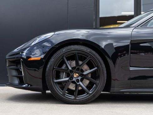 Certified 2025 Porsche Panamera image 13