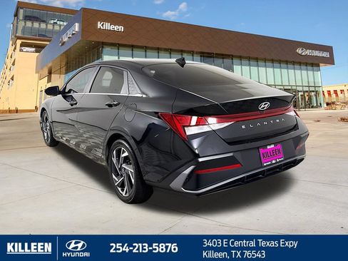 Used 2024 Hyundai Elantra SEL w/ Convenience Package FWD image 5